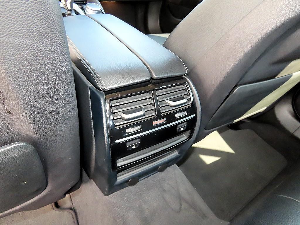 BMW 5시리즈 5시리즈 (G30) 520i 럭셔리 이미지 16