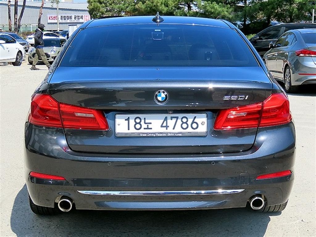 BMW 5시리즈 5시리즈 (G30) 520i 럭셔리 이미지 4