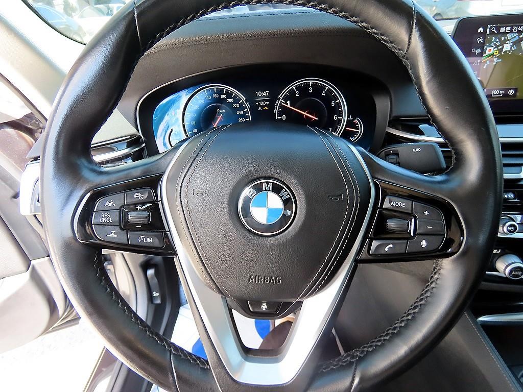 BMW 5시리즈 5시리즈 (G30) 520i 럭셔리 이미지 8