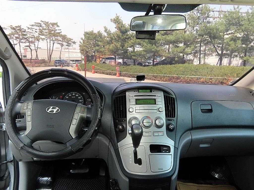 현대 스타렉스 그랜드 스타렉스 12인승 왜건 CVX 디럭스 이미지 8
