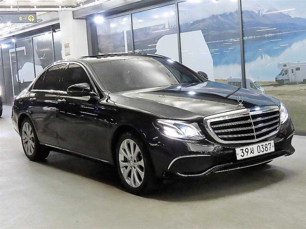 벤츠 E 클래스 E-클래스 W213 E220d 익스클루시브 이미지 1