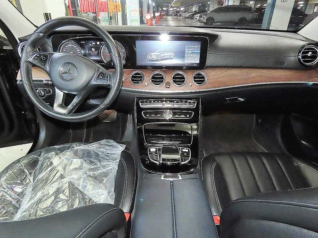 벤츠 E 클래스 E-클래스 W213 E220d 익스클루시브 이미지 10