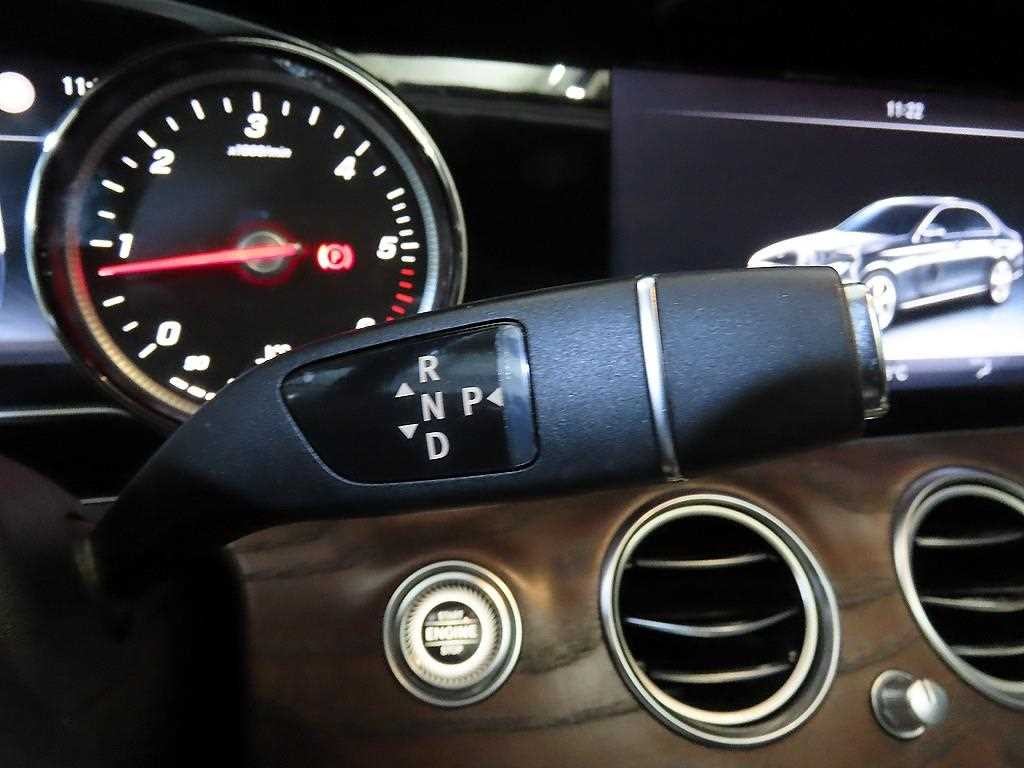 벤츠 E 클래스 E-클래스 W213 E220d 익스클루시브 이미지 12