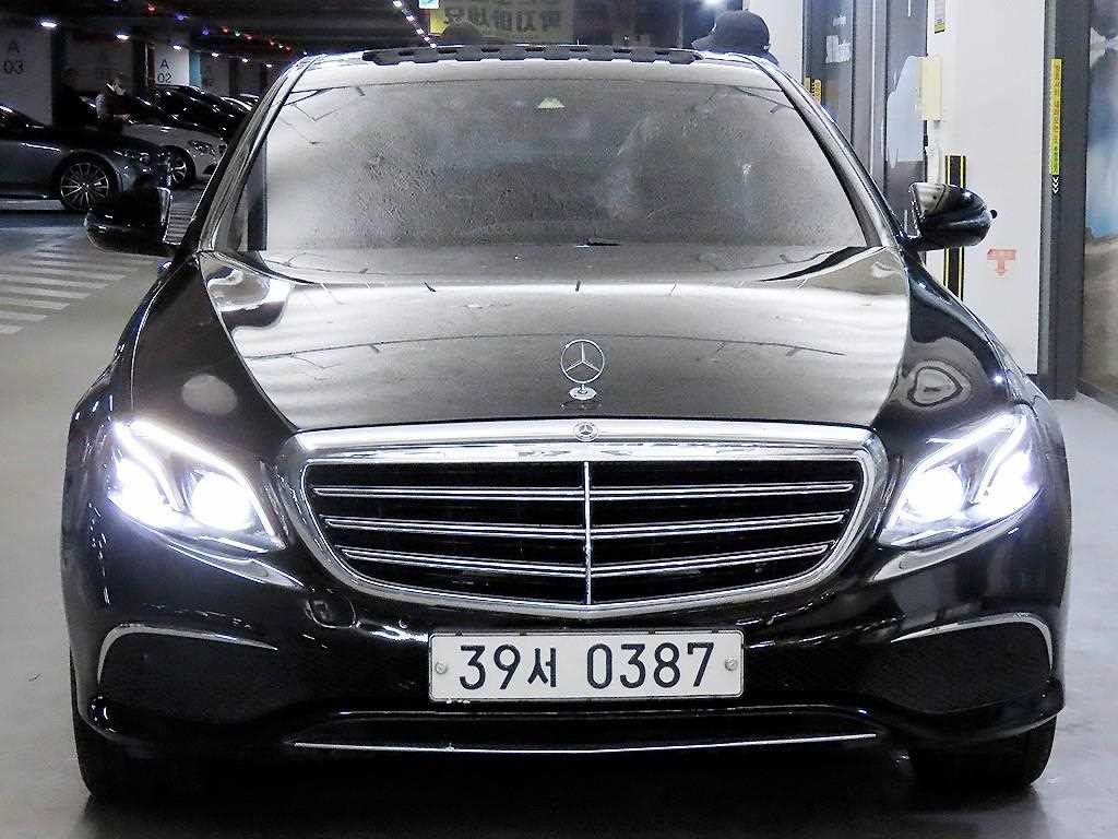 벤츠 E 클래스 E-클래스 W213 E220d 익스클루시브 이미지 2
