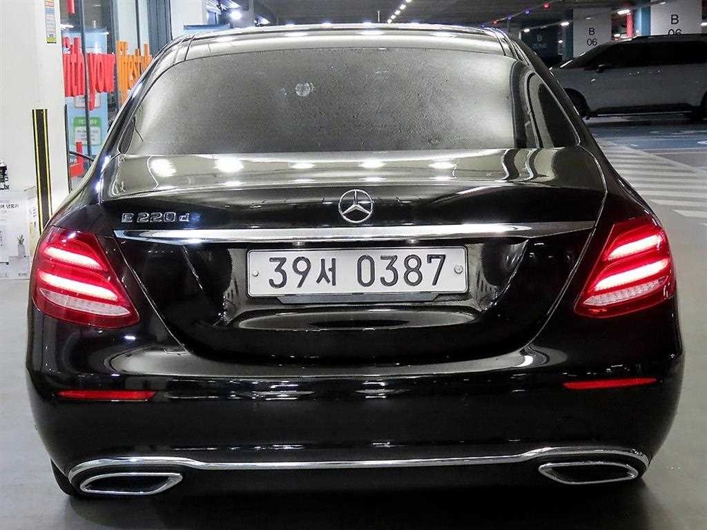 벤츠 E 클래스 E-클래스 W213 E220d 익스클루시브 이미지 5