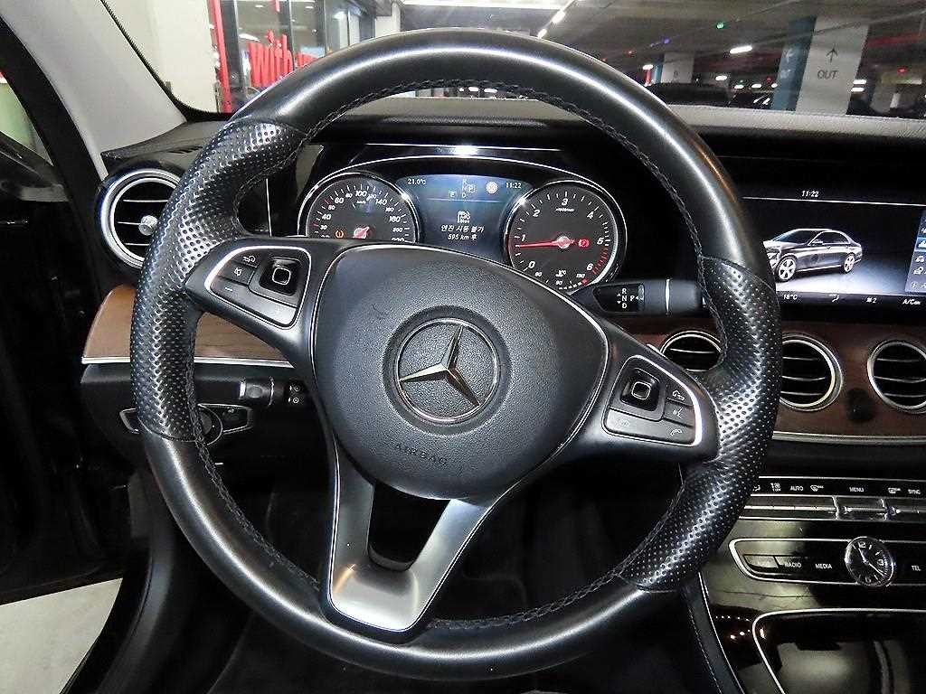 벤츠 E 클래스 E-클래스 W213 E220d 익스클루시브 이미지 8