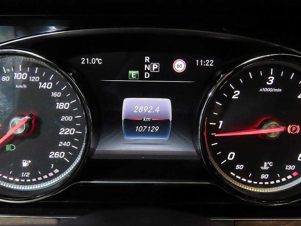 벤츠 E 클래스 E-클래스 W213 E220d 익스클루시브 이미지 9