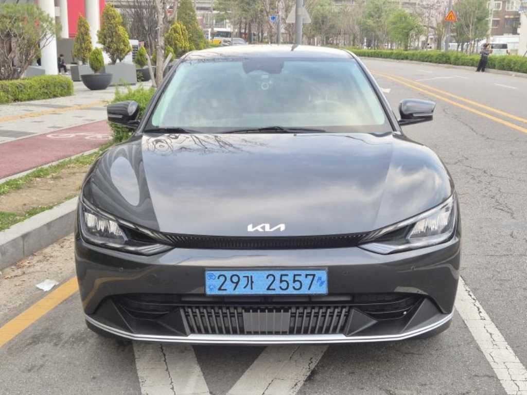 기아 EV6 롱레인지 AWD 에어 이미지 3