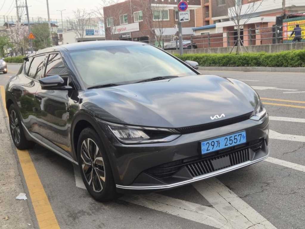 기아 EV6 롱레인지 AWD 에어 이미지 5