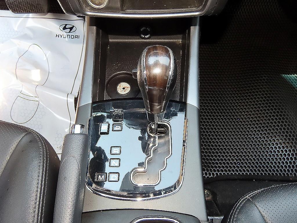 KG모빌리티(쌍용) 코란도 뉴코란도C 4WD 2.0 CVT 고급형 이미지 10