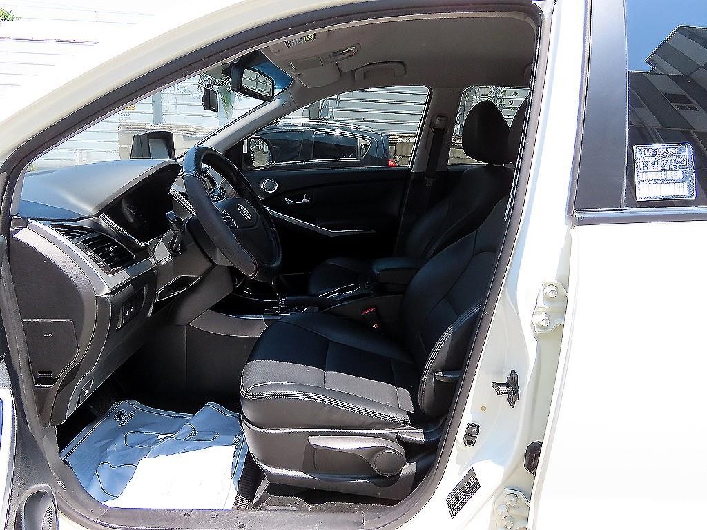 KG모빌리티(쌍용) 코란도 뉴코란도C 4WD 2.0 CVT 고급형 이미지 5