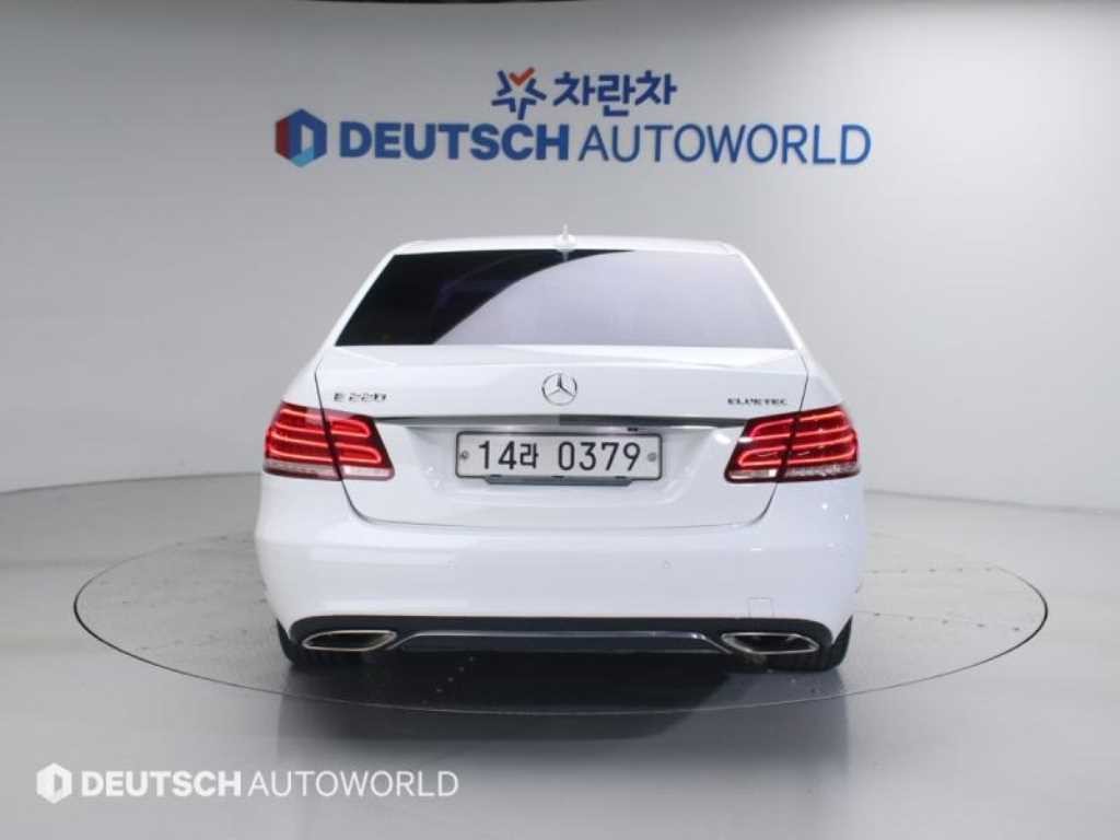 벤츠 E 클래스 E-클래스 W212 E220 블루텍 아방가르드 이미지 4