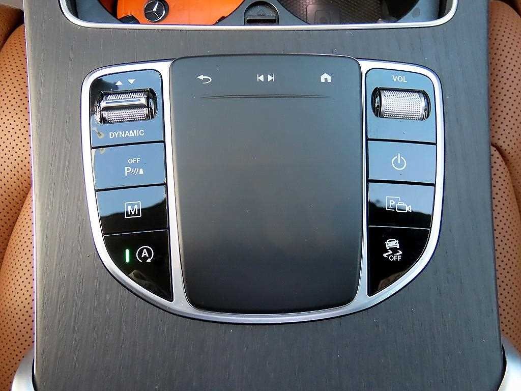 벤츠 GLC 클래스 GLC클래스 X253 GLC 300 4MATIC 쿠페 이미지 12
