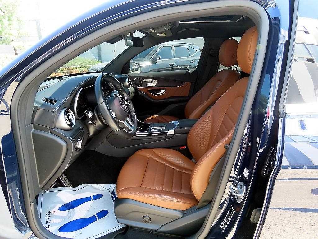벤츠 GLC 클래스 GLC클래스 X253 GLC 300 4MATIC 쿠페 이미지 5