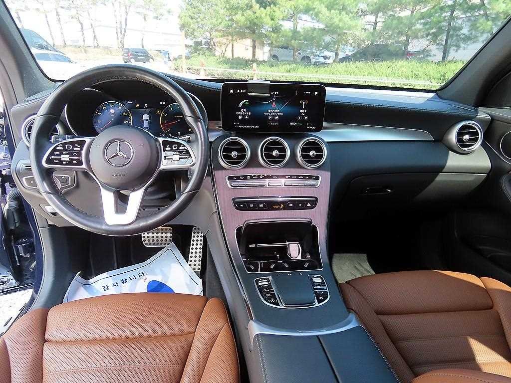 벤츠 GLC 클래스 GLC클래스 X253 GLC 300 4MATIC 쿠페 이미지 7