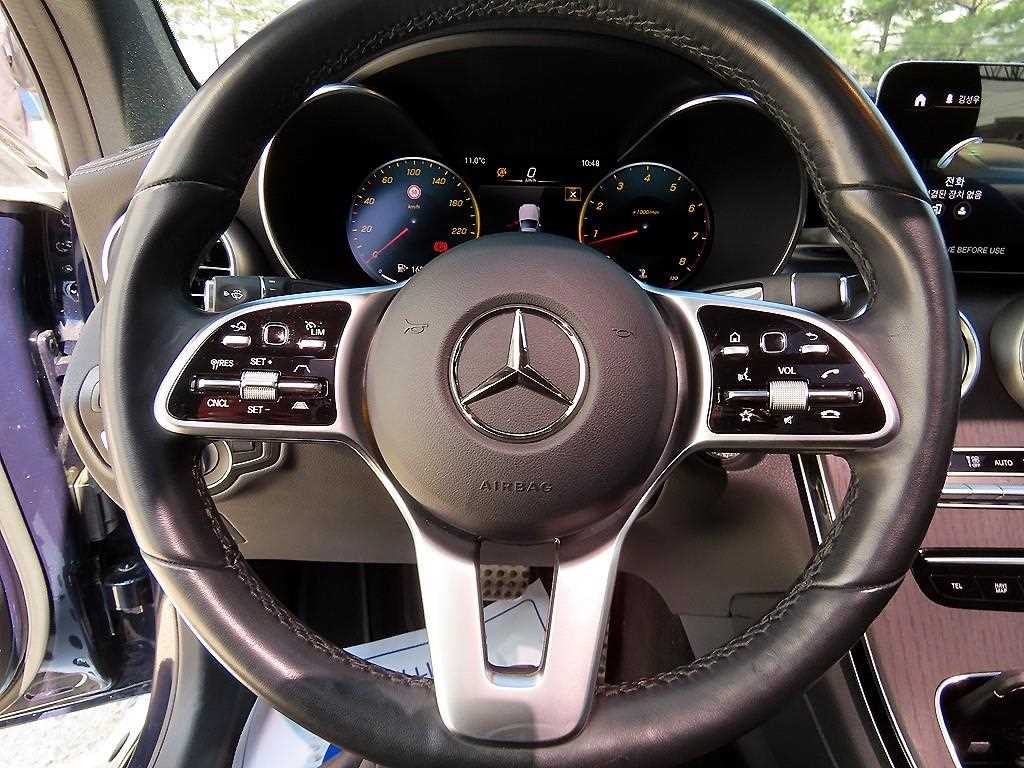 벤츠 GLC 클래스 GLC클래스 X253 GLC 300 4MATIC 쿠페 이미지 8