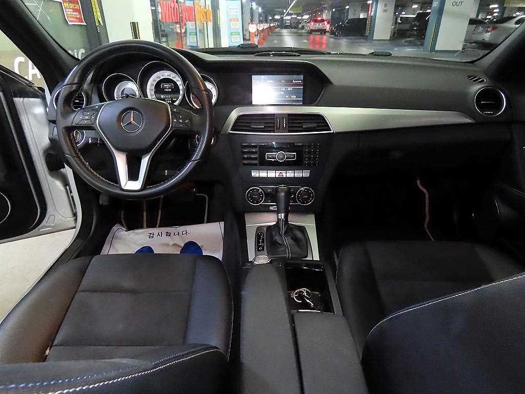 벤츠 C 클래스 C클래스 W204 C220 CDI 4MATIC 에디션 C 이미지 10