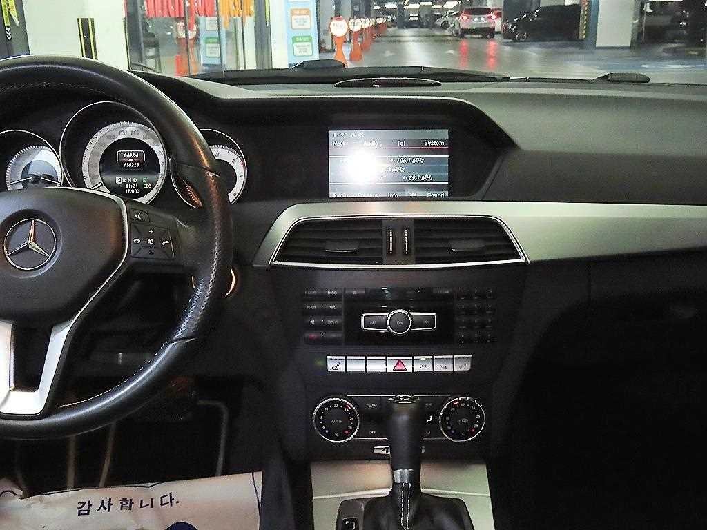 벤츠 C 클래스 C클래스 W204 C220 CDI 4MATIC 에디션 C 이미지 11
