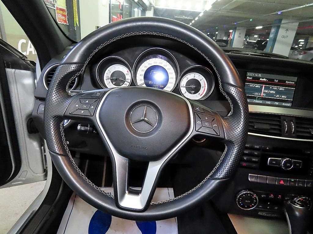 벤츠 C 클래스 C클래스 W204 C220 CDI 4MATIC 에디션 C 이미지 8