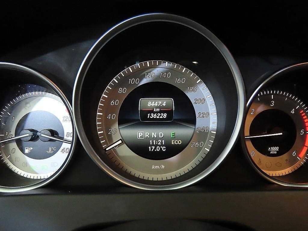 벤츠 C 클래스 C클래스 W204 C220 CDI 4MATIC 에디션 C 이미지 9