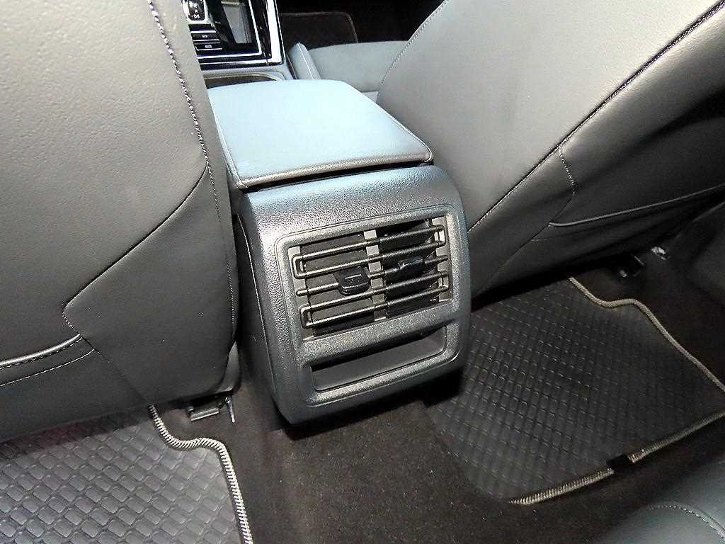 폭스바겐 골프 골프 8세대 2.0 TDI 프리미엄 이미지 17