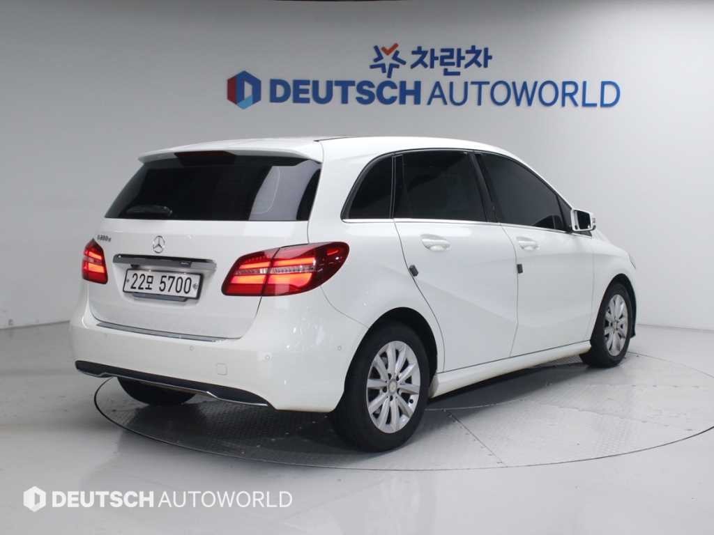 벤츠 B 클래스 (MY B) B클래스 (MY B) B200 d 이미지 2