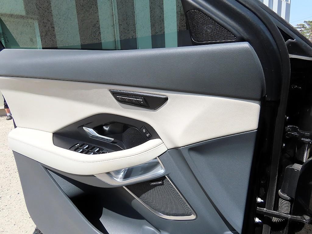 재규어 E-PACE P250 SE 이미지 11