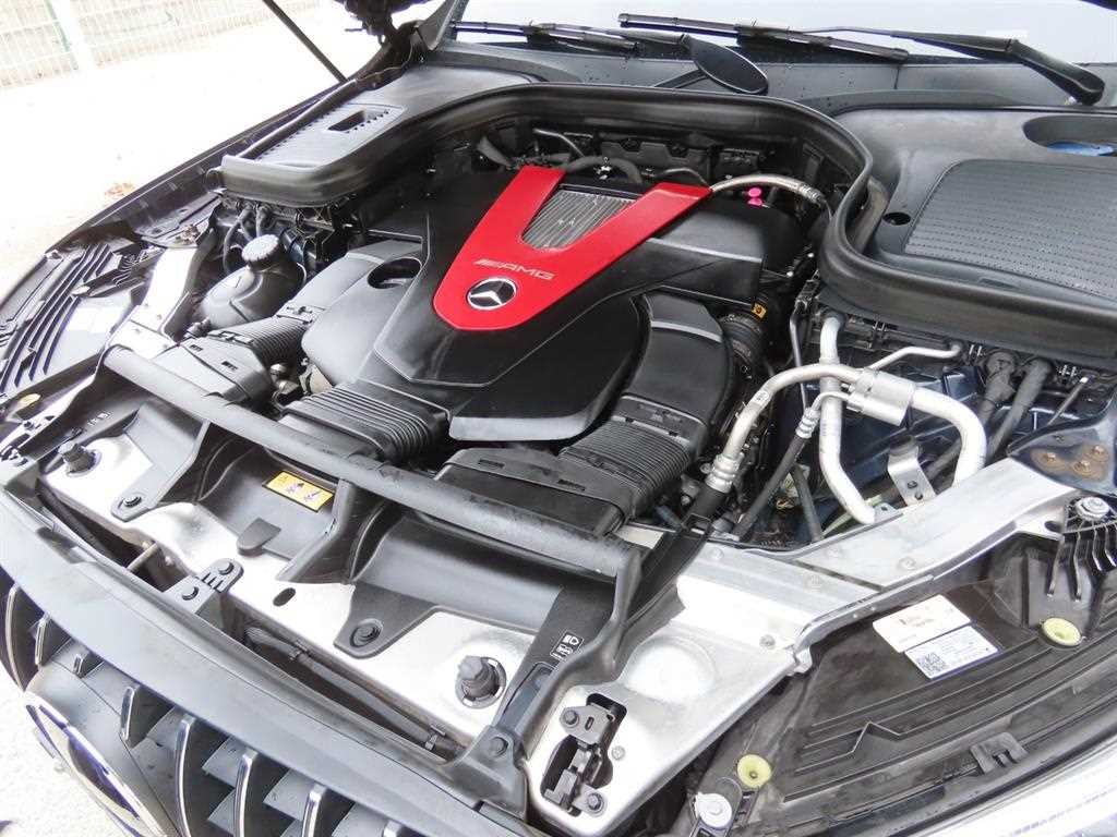 벤츠 GLC 클래스 GLC클래스 X253 AMG GLC 63 4MATIC+ 이미지 19