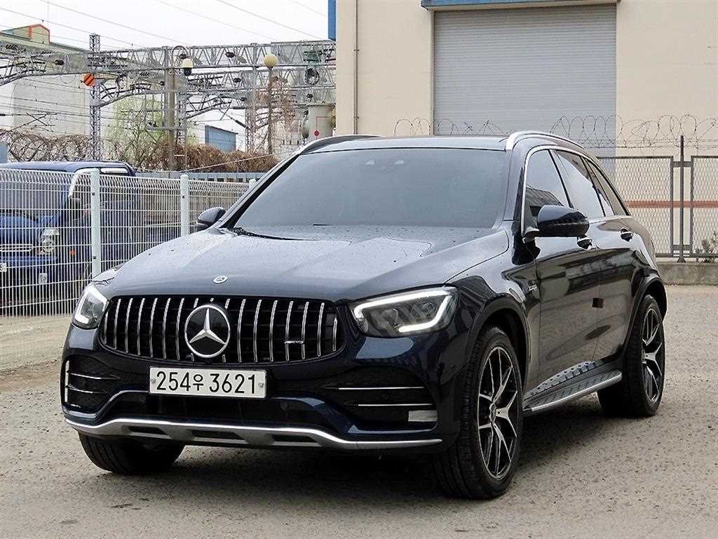 벤츠 GLC 클래스 GLC클래스 X253 AMG GLC 63 4MATIC+ 이미지 2
