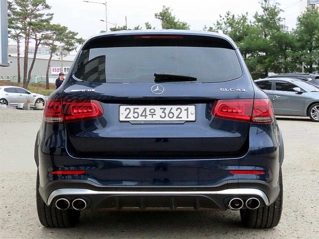 벤츠 GLC 클래스 GLC클래스 X253 AMG GLC 63 4MATIC+ 이미지 4