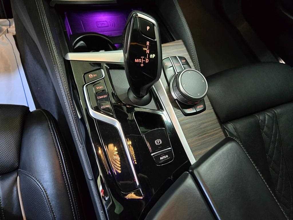 BMW 5시리즈 5시리즈 (G30) 530i xDrive M 스포츠 이미지 12