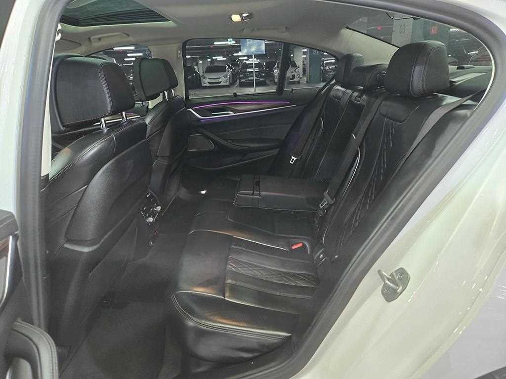 BMW 5시리즈 5시리즈 (G30) 530i xDrive M 스포츠 이미지 7