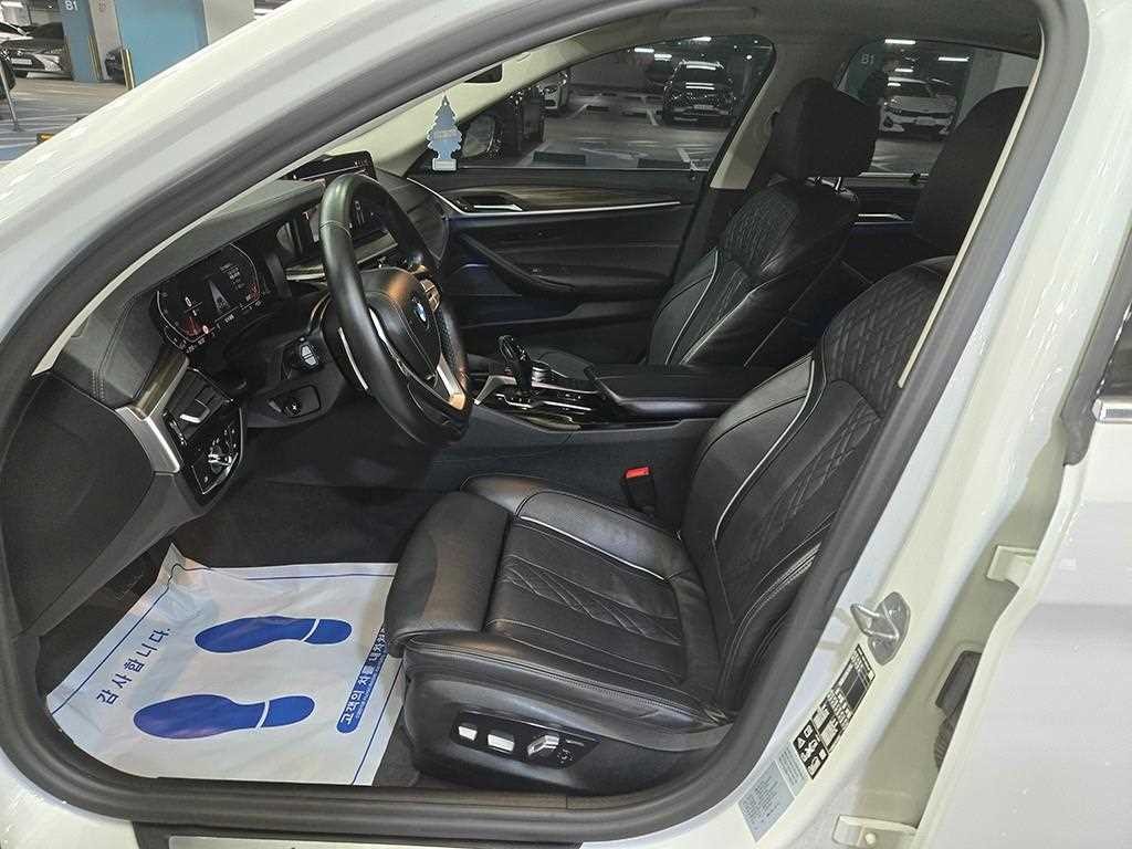 BMW 5시리즈 5시리즈 (G30) 530i xDrive 럭셔리 이미지 6