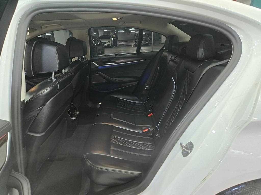 BMW 5시리즈 5시리즈 (G30) 530i xDrive 럭셔리 이미지 7