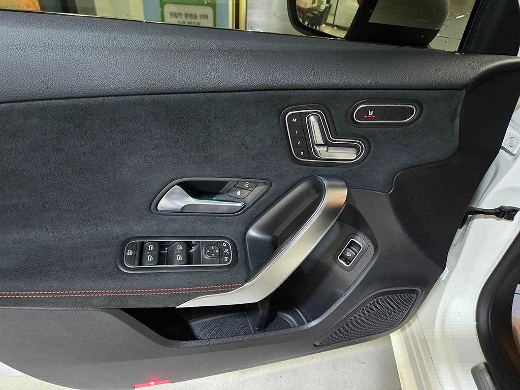 벤츠 A 클래스 A클래스 W177 A220 세단 이미지 14