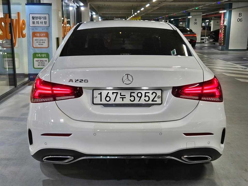 벤츠 A 클래스 A클래스 W177 A220 세단 이미지 5