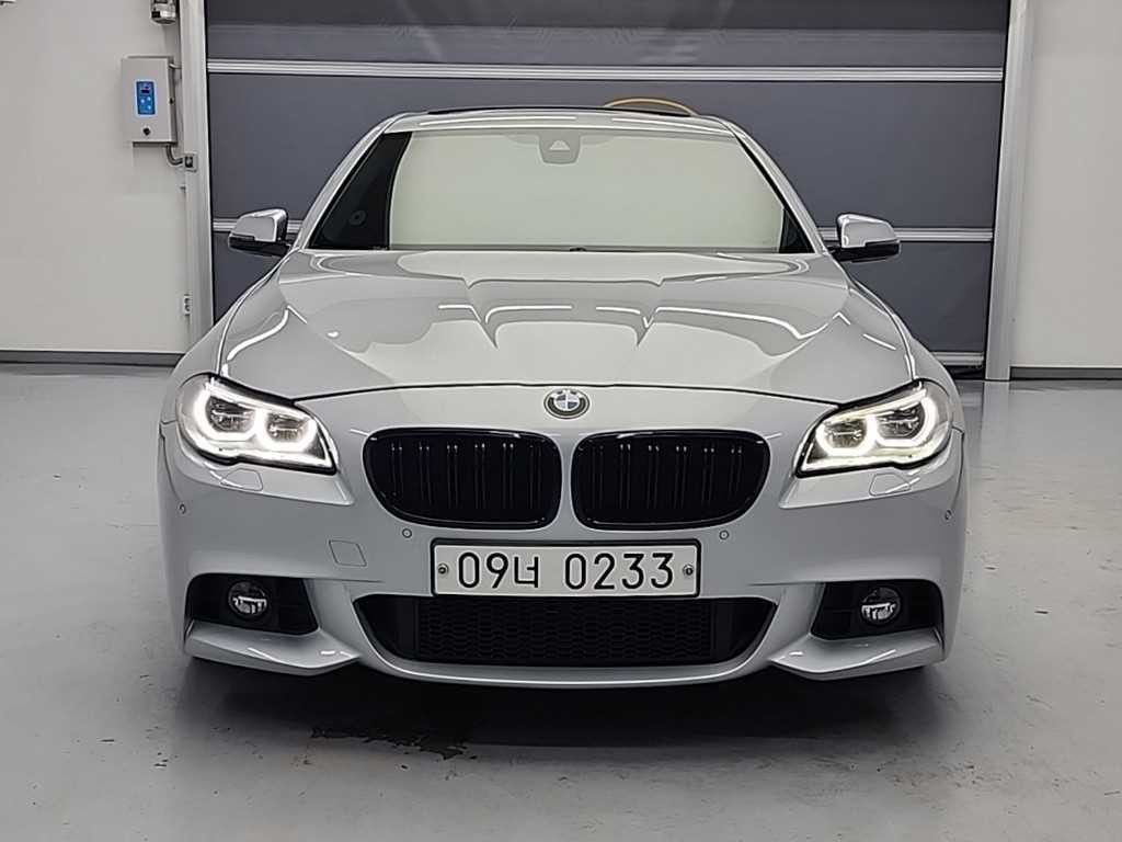BMW 5시리즈 5시리즈 (F10) 520d xDrive M 에어로다이나믹 이미지 2