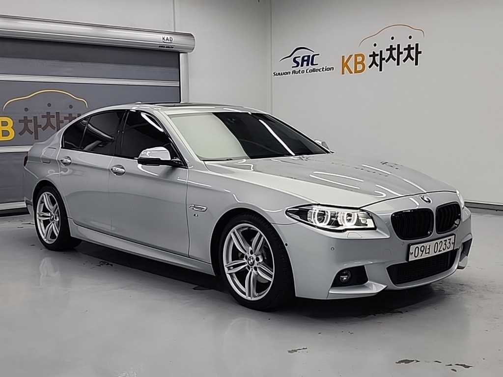 BMW 5시리즈 5시리즈 (F10) 520d xDrive M 에어로다이나믹 이미지 4