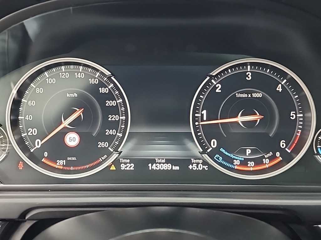 BMW 5시리즈 5시리즈 (F10) 520d xDrive M 에어로다이나믹 이미지 5
