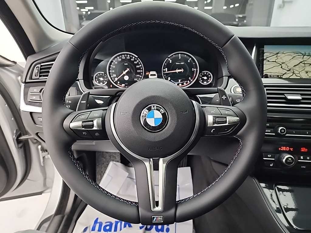 BMW 5시리즈 5시리즈 (F10) 520d xDrive M 에어로다이나믹 이미지 8