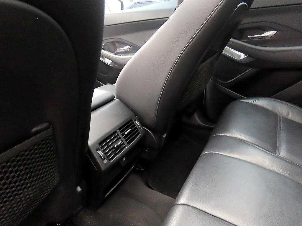 재규어 E-PACE D180 S 이미지 15