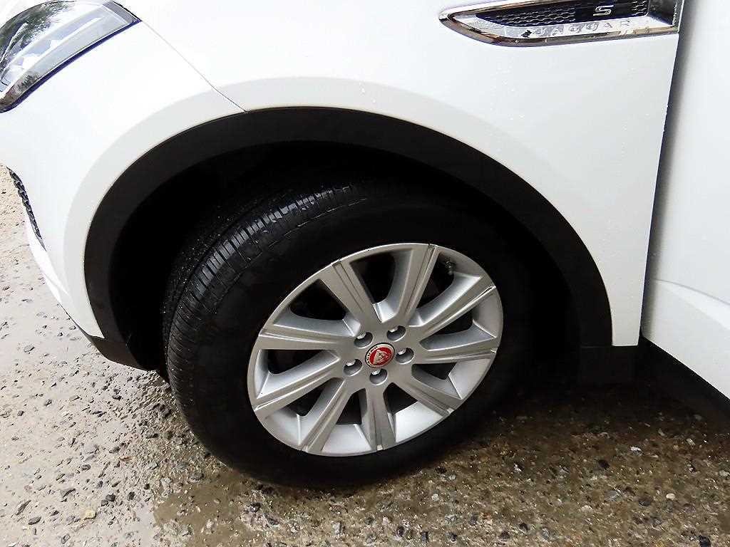 재규어 E-PACE D180 S 이미지 20