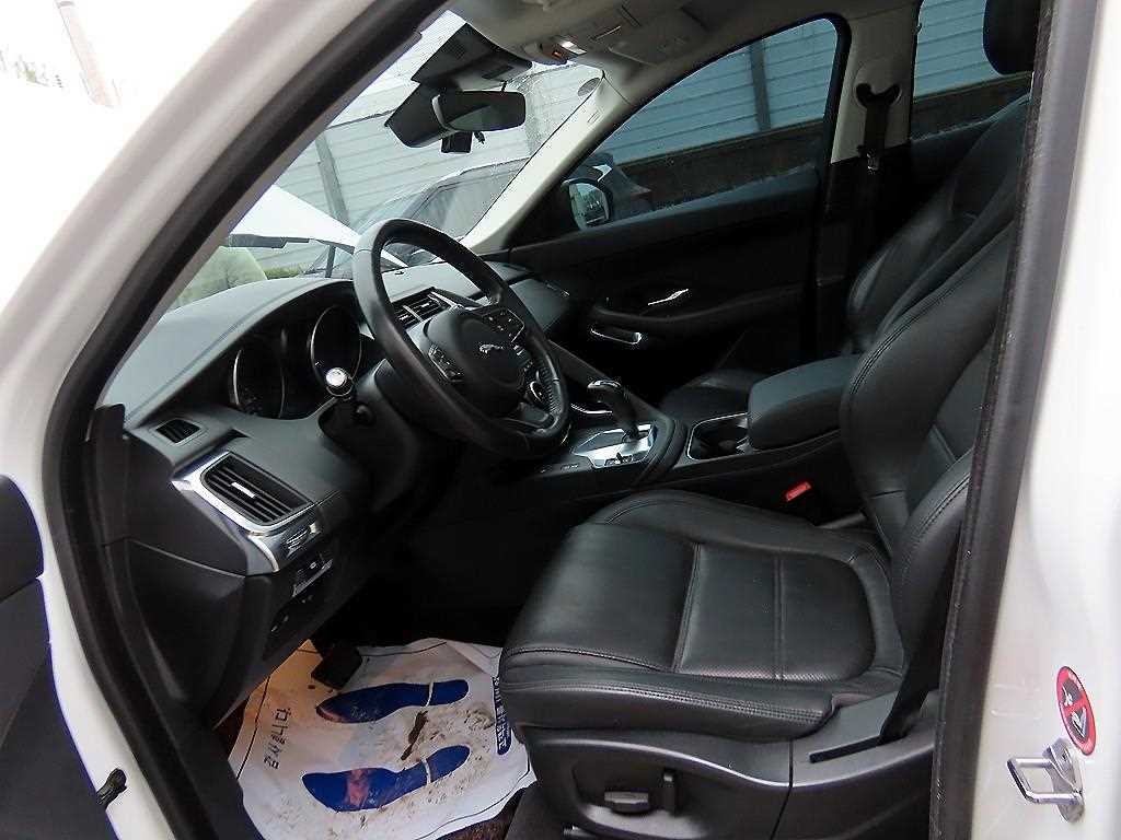 재규어 E-PACE D180 S 이미지 5