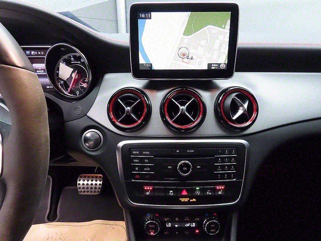 벤츠 CLA 클래스 CLA클래스 CLA 45 AMG 4MATIC 이미지 13