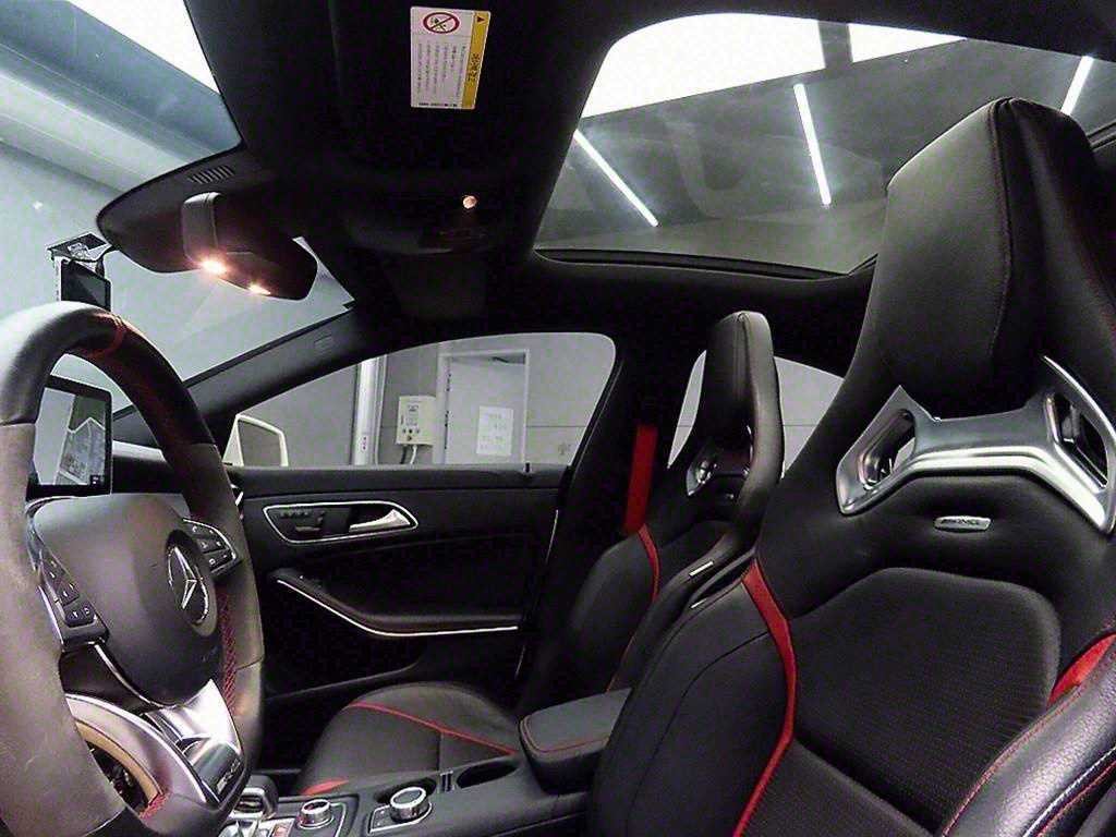 벤츠 CLA 클래스 CLA클래스 CLA 45 AMG 4MATIC 이미지 18