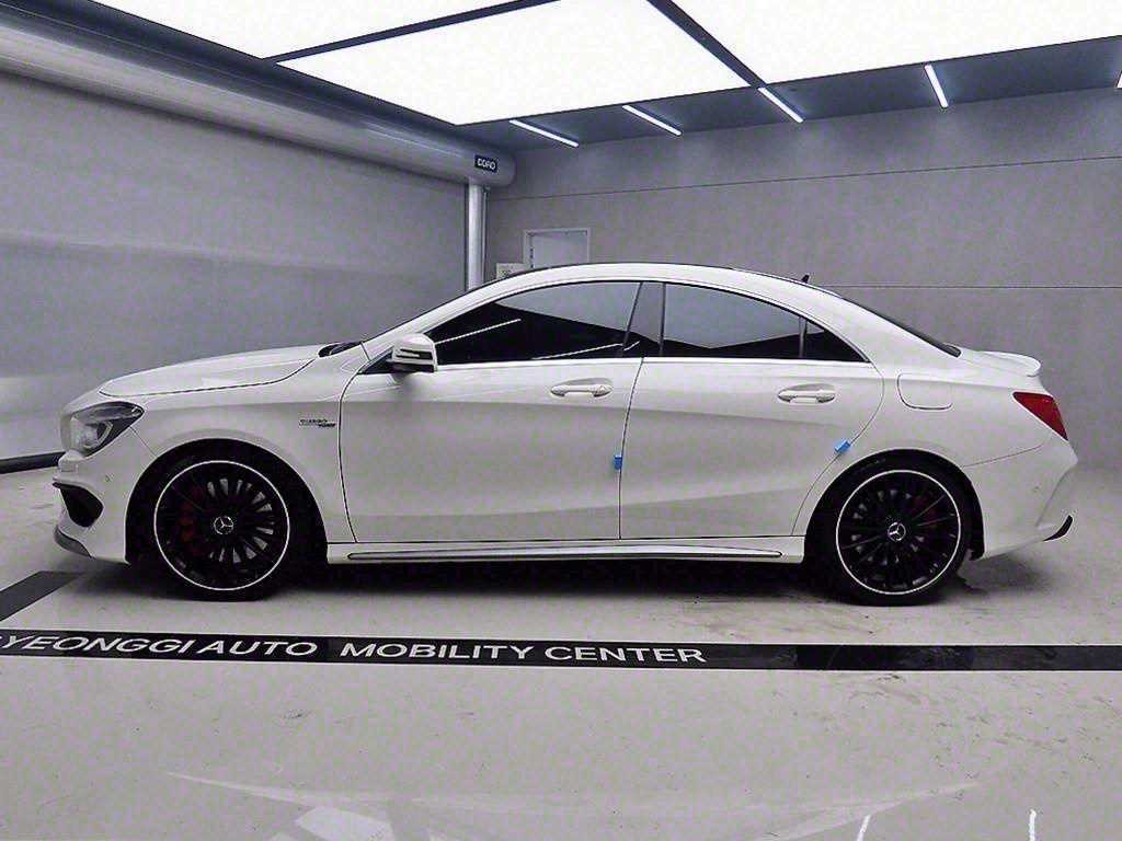 벤츠 CLA 클래스 CLA클래스 CLA 45 AMG 4MATIC 이미지 4