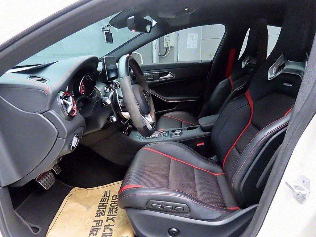 벤츠 CLA 클래스 CLA클래스 CLA 45 AMG 4MATIC 이미지 5