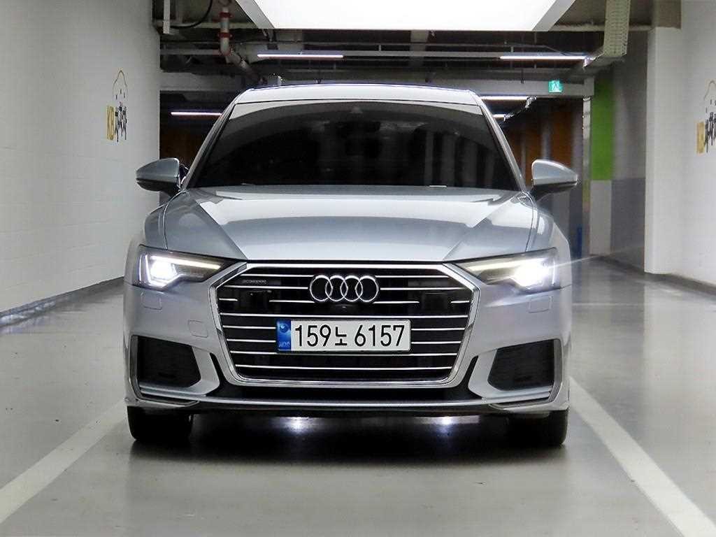 아우디 A6 A6 (C8) 45 TFSI 콰트로 프리미엄 이미지 1