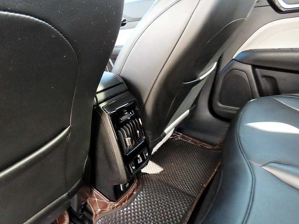 지프 컴패스 컴패스 2세대 2.4 AWD 리미티드 이미지 15