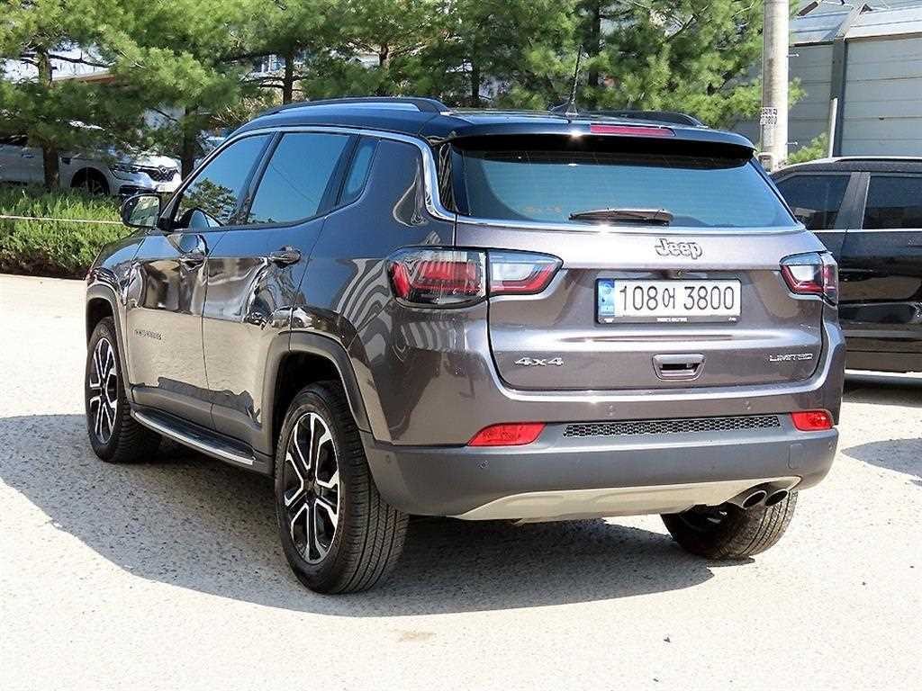 지프 컴패스 컴패스 2세대 2.4 AWD 리미티드 이미지 3
